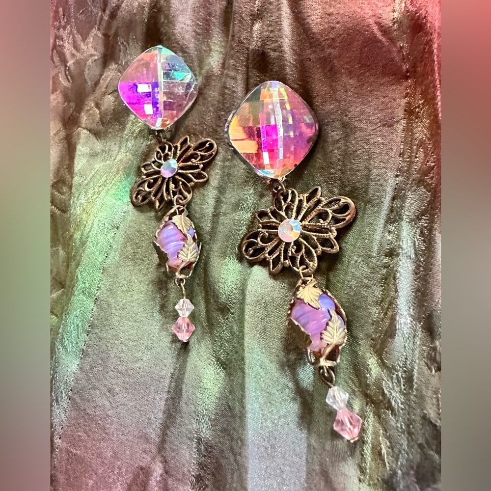Gorgeous sparkly vintage jewelry from 60’s. Post earrings with fairy glitz!